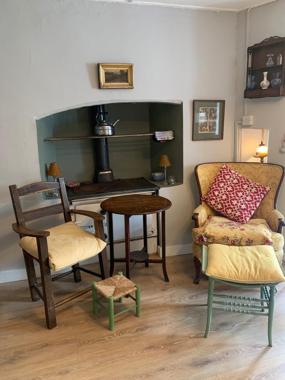 Kitchen or kitchenette, Seating area