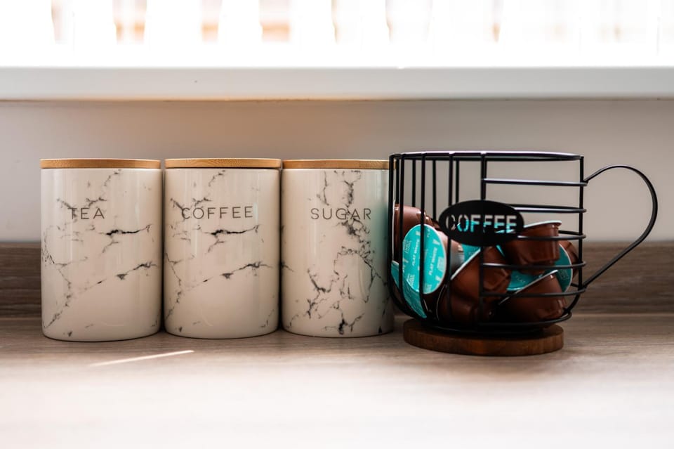 Luxury House - Pool Table - Parking - Brand New House in Grimsby