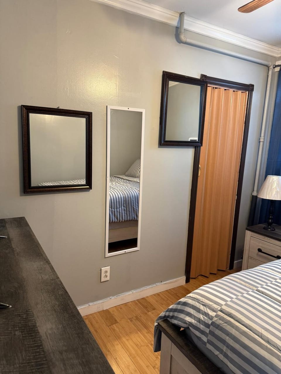 Classic king and queen suite Apartment in Schenectady