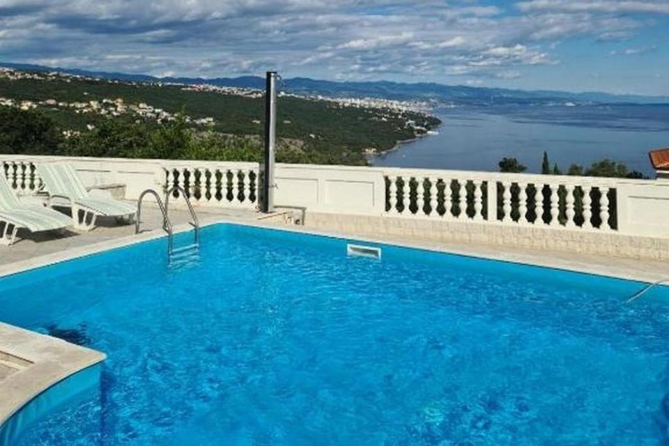 Swimming pool, Location, children, Family