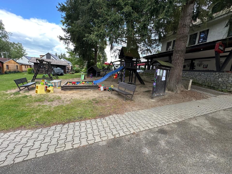 Restaurant/places to eat, Kids's club, Evening entertainment, children