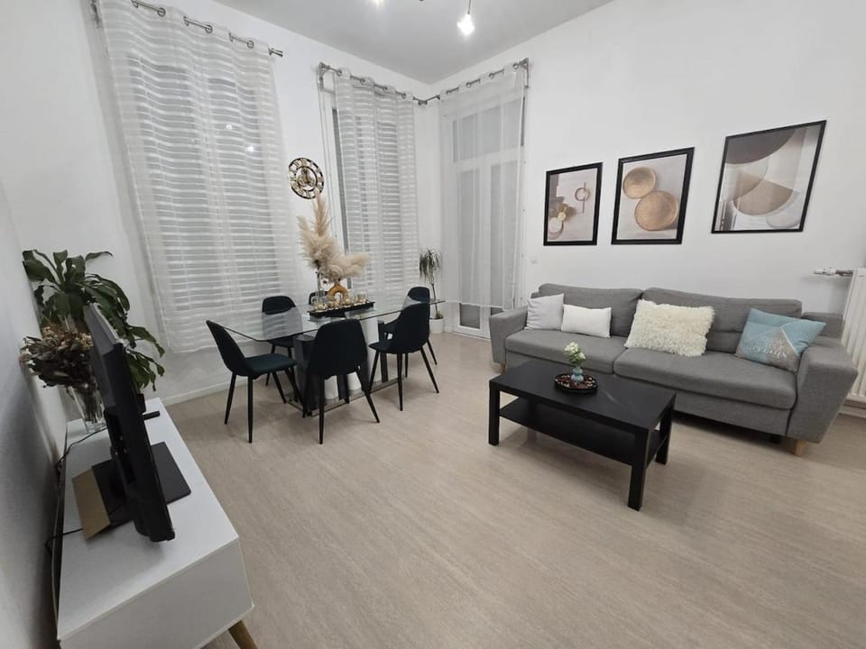 Appartement chaleureux de 2 chambres Apartment in Corbeil-Essonnes