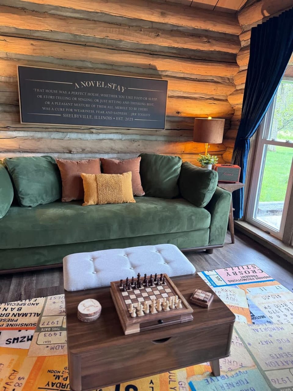 A Novel Stay 3 bed 2 bath log cabin in Shelbyville, IL Cabin in Illinois