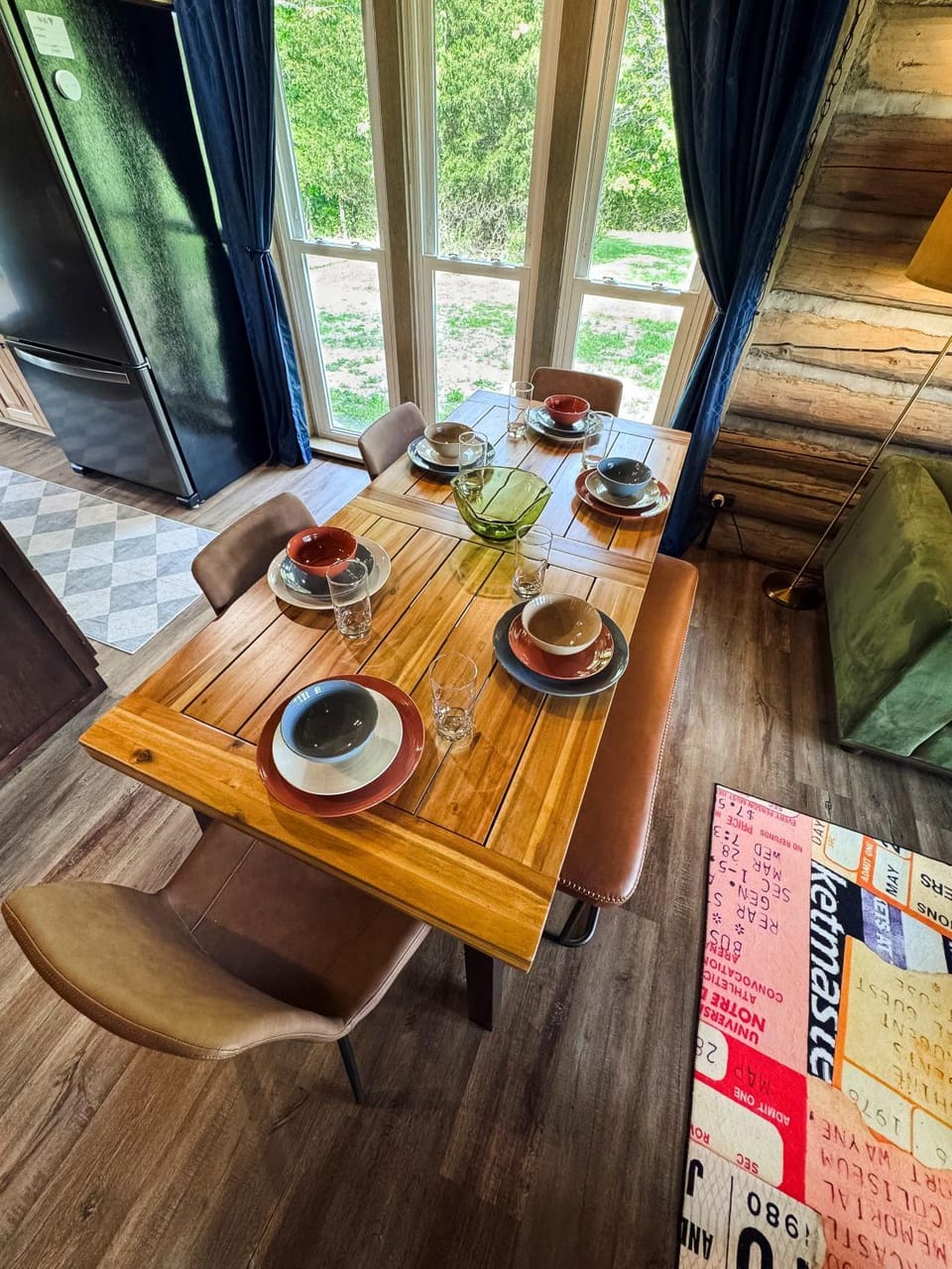 A Novel Stay 3 bed 2 bath log cabin in Shelbyville, IL Cabin in Illinois