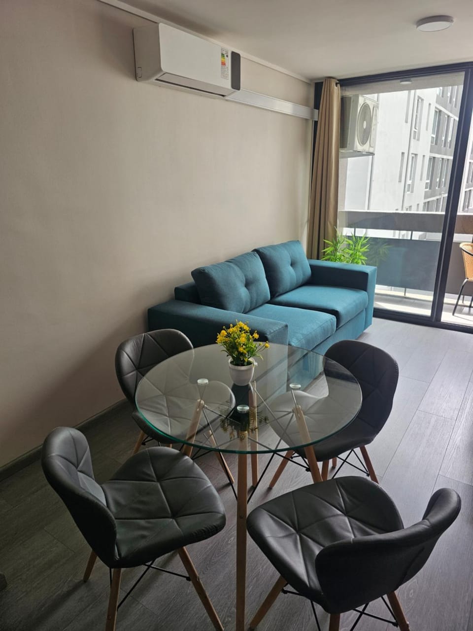 Departamento para 4 pax a pasos de Movistar Arenas, Universidad de Chile y Ministerio de Justicia FACTURABLE Apartment in Santiago
