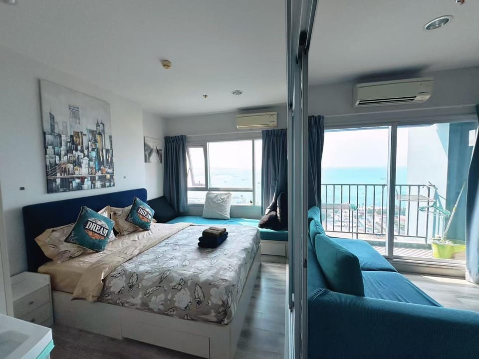 View (from property/room), Photo of the whole room
