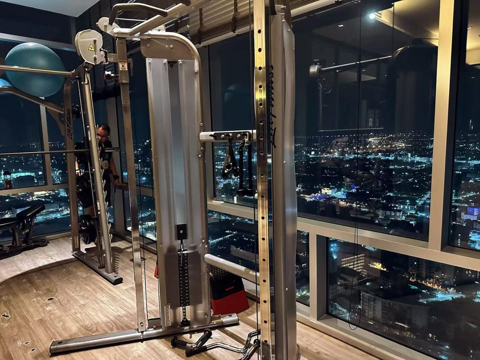 Night, Fitness centre/facilities, City view