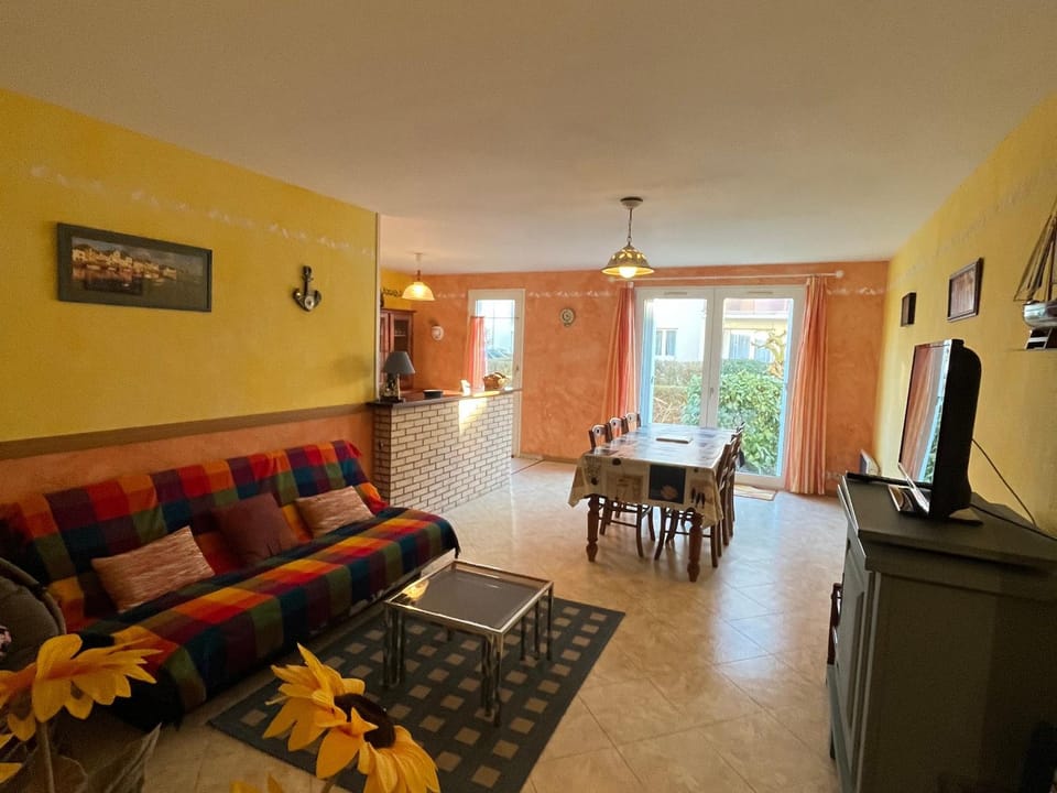 Le Croisic T3 Au Rez-De-Chaussée Proche Centre Avec Parking Et Animaux Acceptés - FR-1-843-16 Apartment in Le Croisic