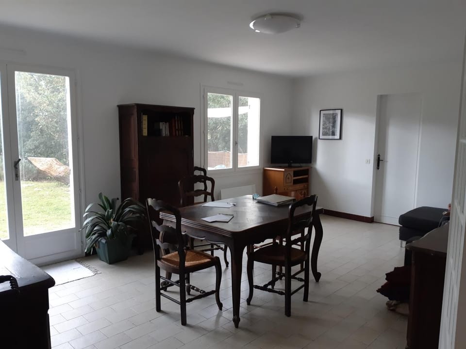 Maison 6 pers au calme près marais salants à Batz - FR-1-843-26 House in Batz-sur-Mer