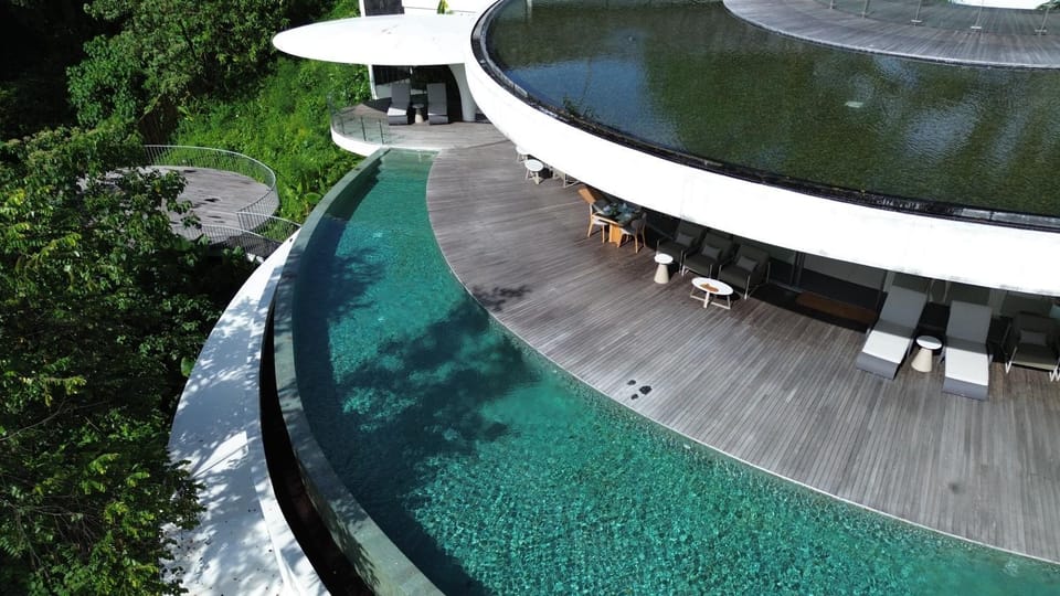 Restaurant/places to eat, Day, Swimming pool