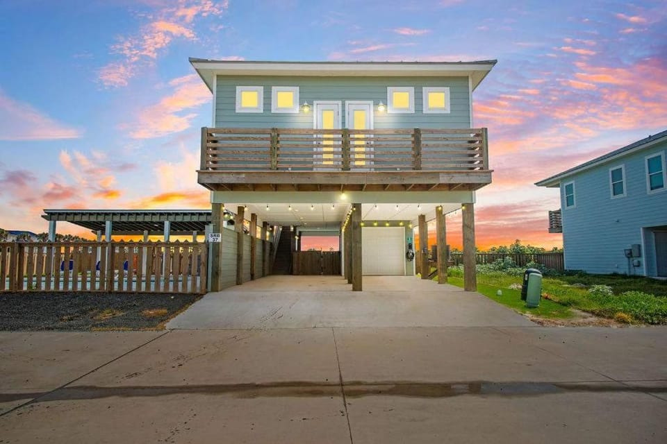 My Last Sand Dollar-HTD Private Pool-EV Charger House in Port Aransas