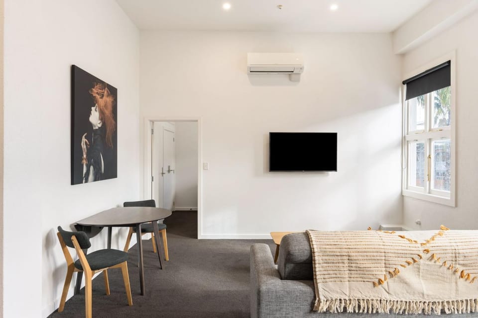 Fresh 1BR Apt Middle of CBD Apartment in Gisborne