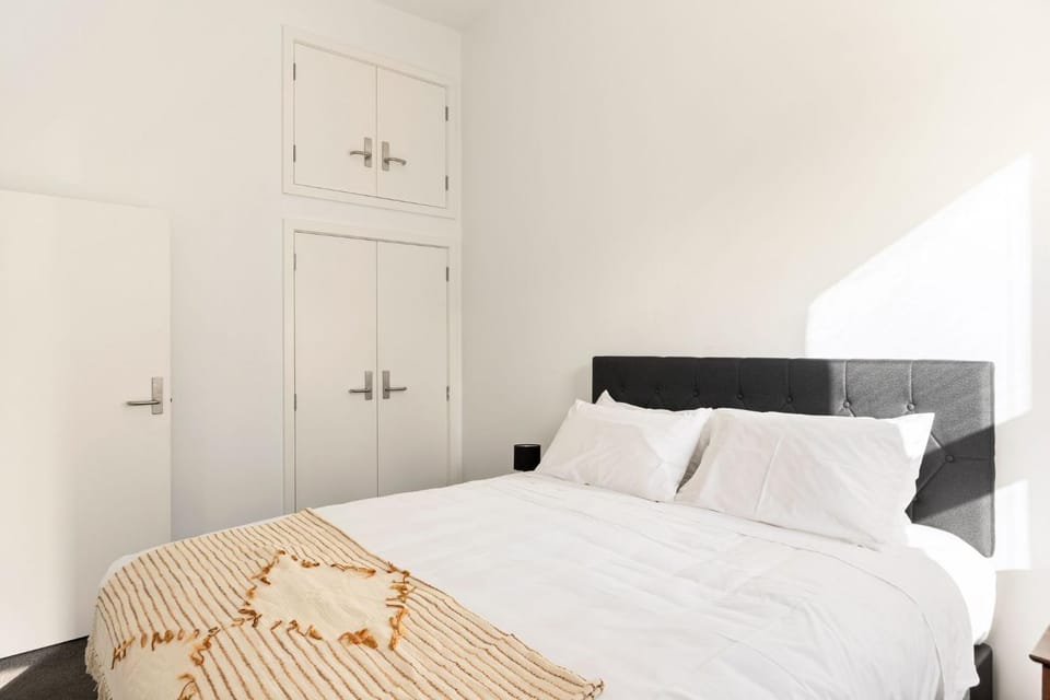 Fresh 1BR Apt Middle of CBD Apartment in Gisborne