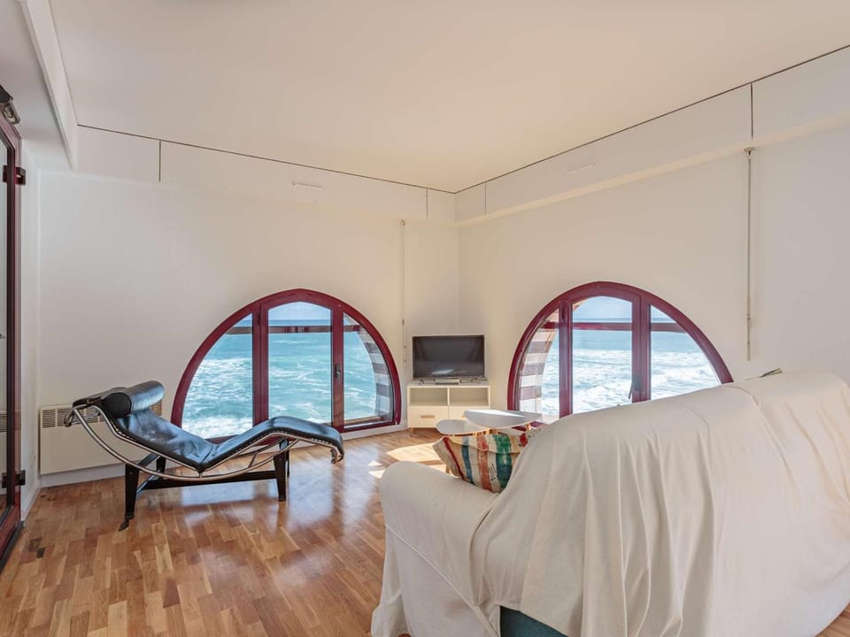 Appartement en Bord de Mer avec Parking à Hendaye - FR-1-2-444 Apartment in Hendaye