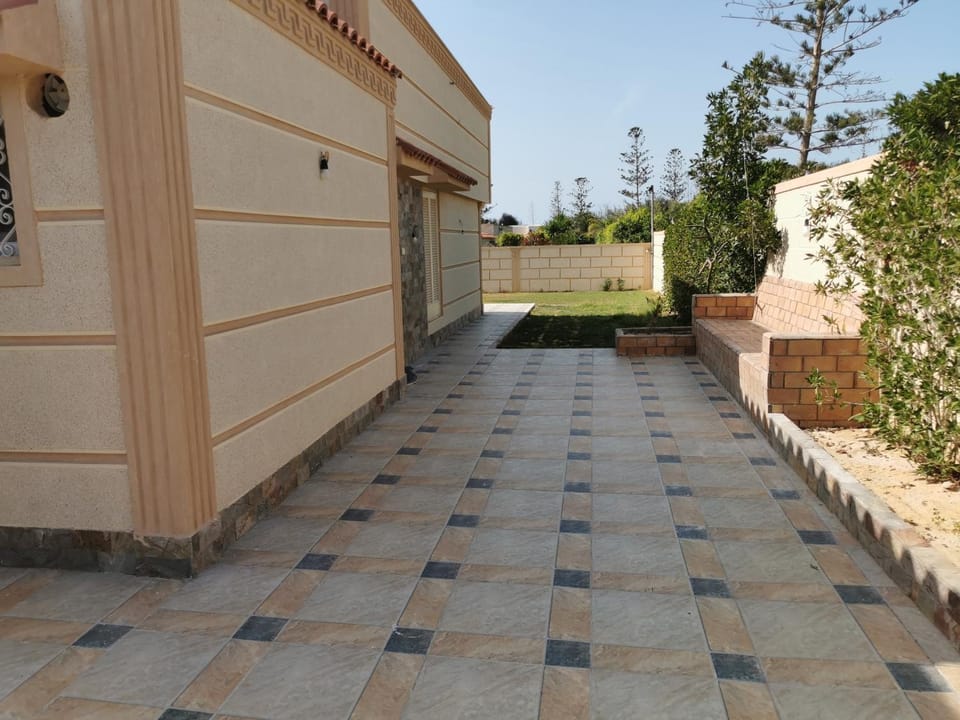Property building, Garden