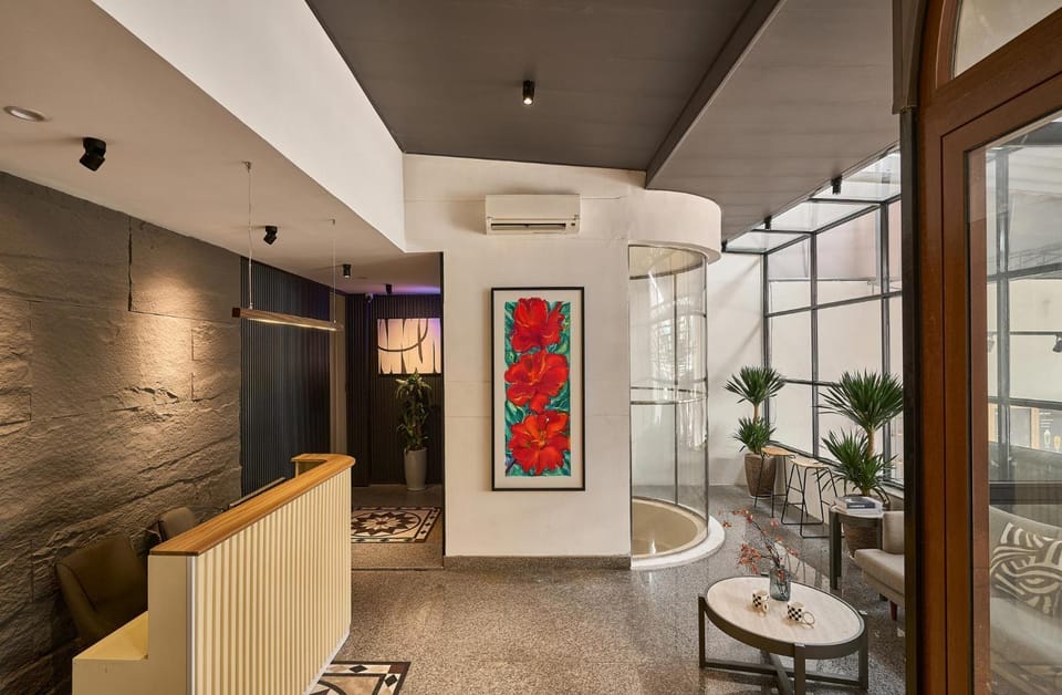 Communal lounge/ TV room, Lobby or reception