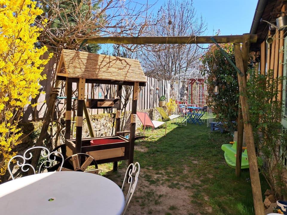 Le Relais De Rochepaule Bed and Breakfast in Provence