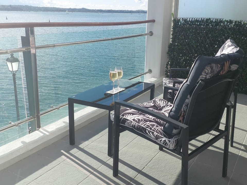 Water Front View - Princes Wharf apartment with fabulous views Apartment in Auckland