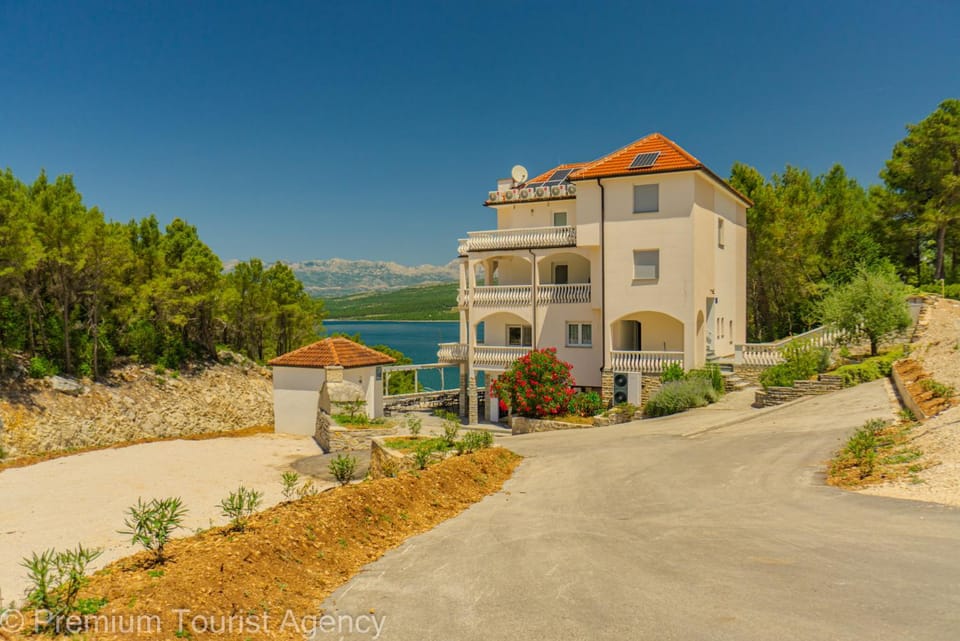 Property building, Natural landscape, Lake view, Mountain view, Sea view