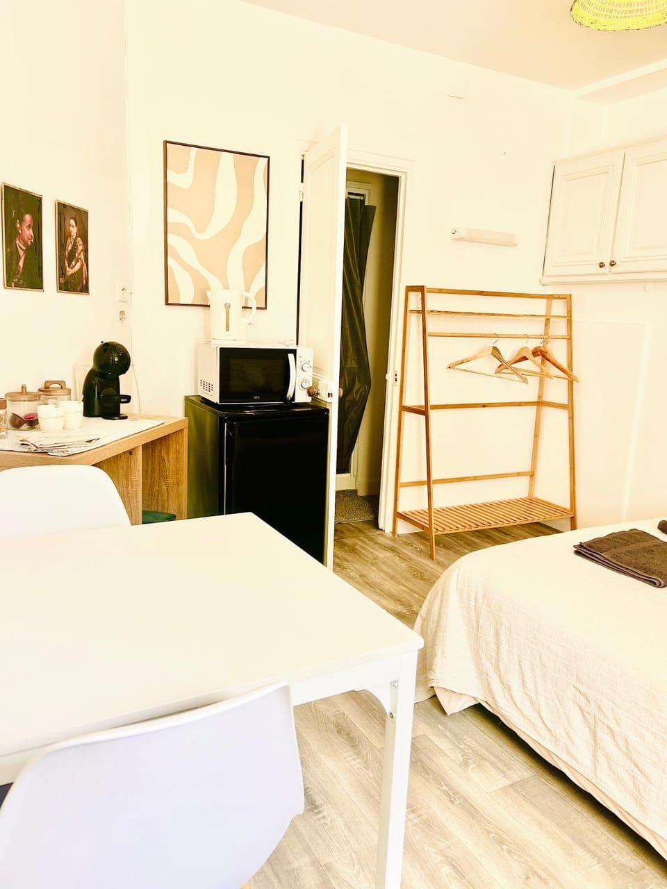 Chez gaillard petit studio sans cuisine entièrement rénové au calme pas de wifi pas de tv Apartment in Nouvelle-Aquitaine
