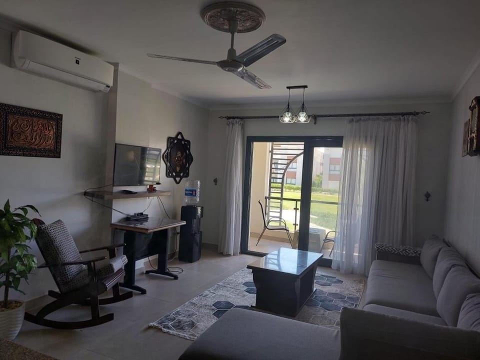 Living room, Seating area, Dining area, air conditioner