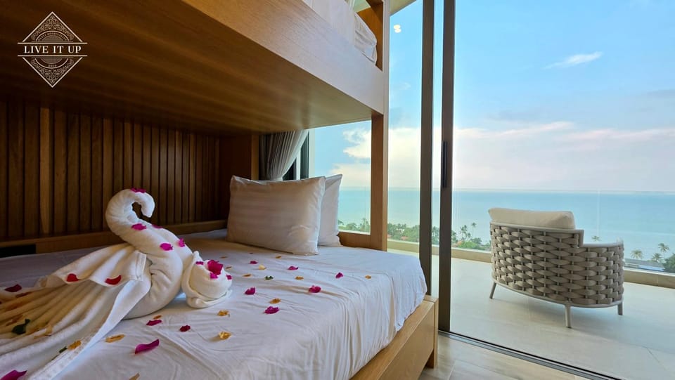 Bed, Balcony/Terrace, Bedroom