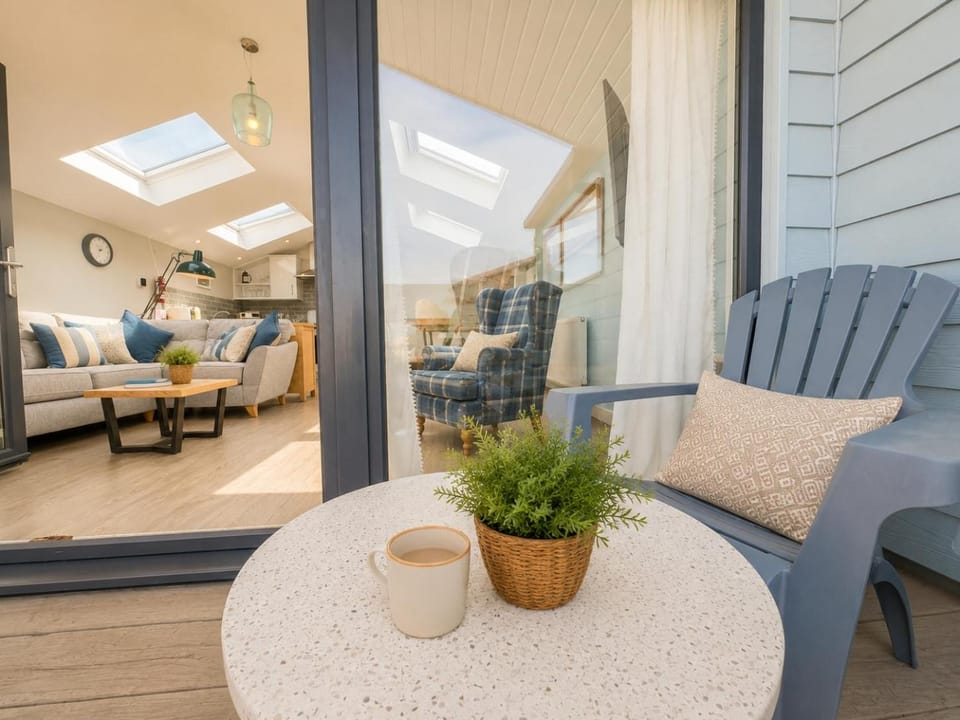Spacious 3-Bed Seaview Retreat - Family-Friendly in Westward Ho! Apartment in Westward Ho