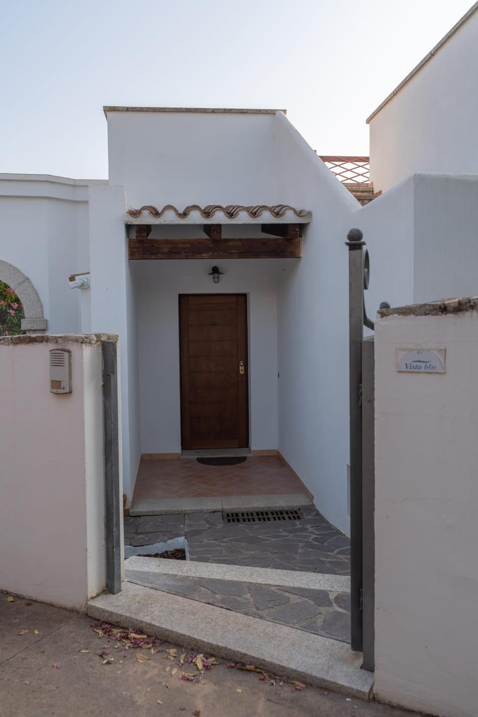 Facade/entrance, Day
