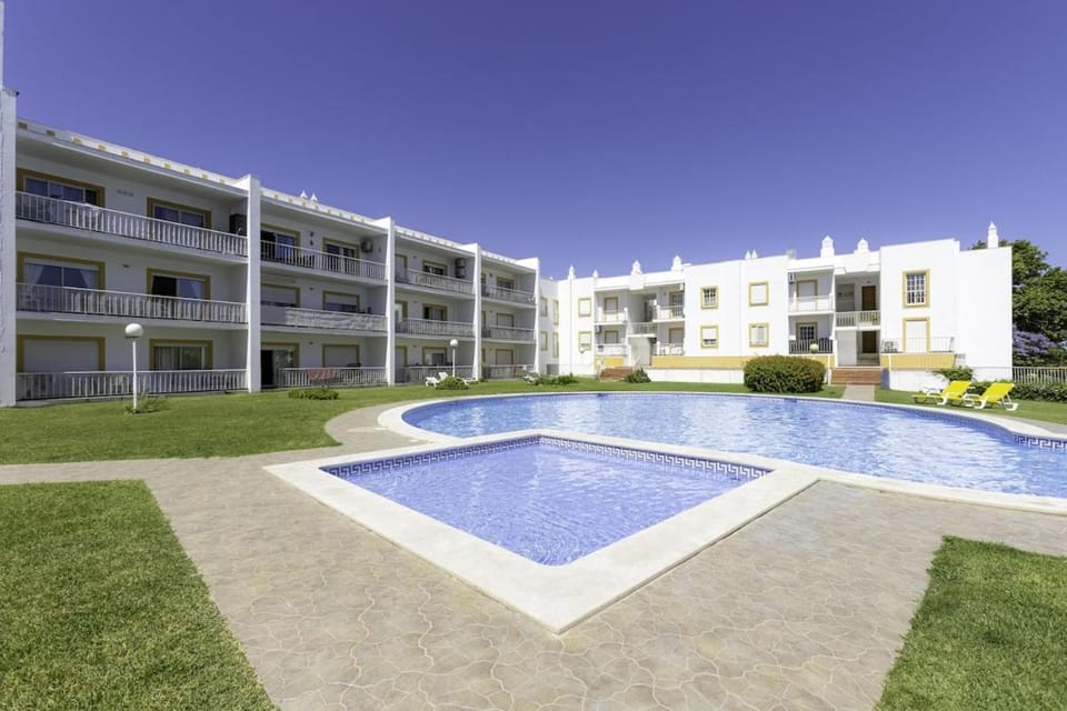 Swimming pool, Swimming pool, sunbed