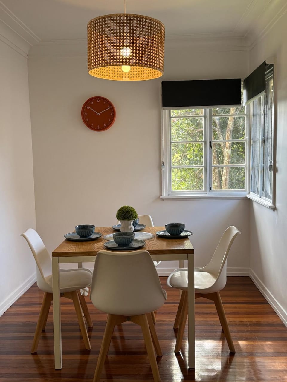 Cozy 4BR Cottage Close to Schools & Shops&Lookout House in Brisbane