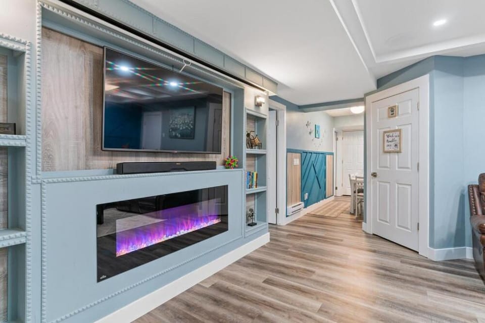 Private Family Entertainer's Suite House in Calgary