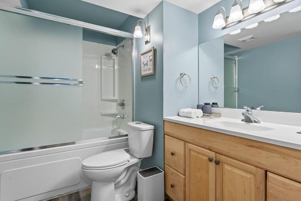 Private Family Entertainer's Suite House in Calgary