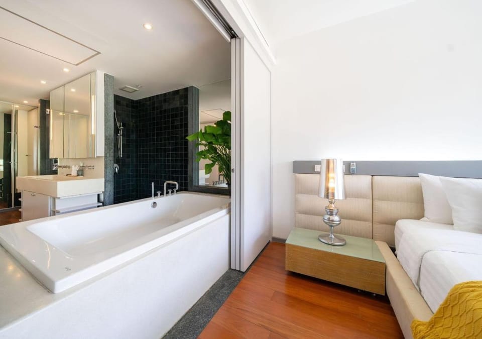 Bathroom, Bath