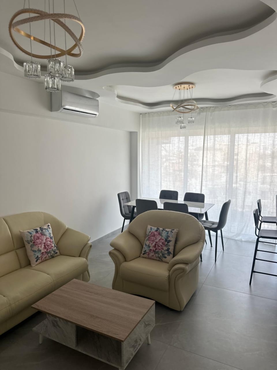 Living room, Seating area, Dining area