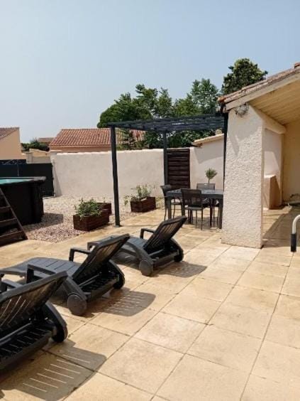 Provencal-style villa Villa in Avignon