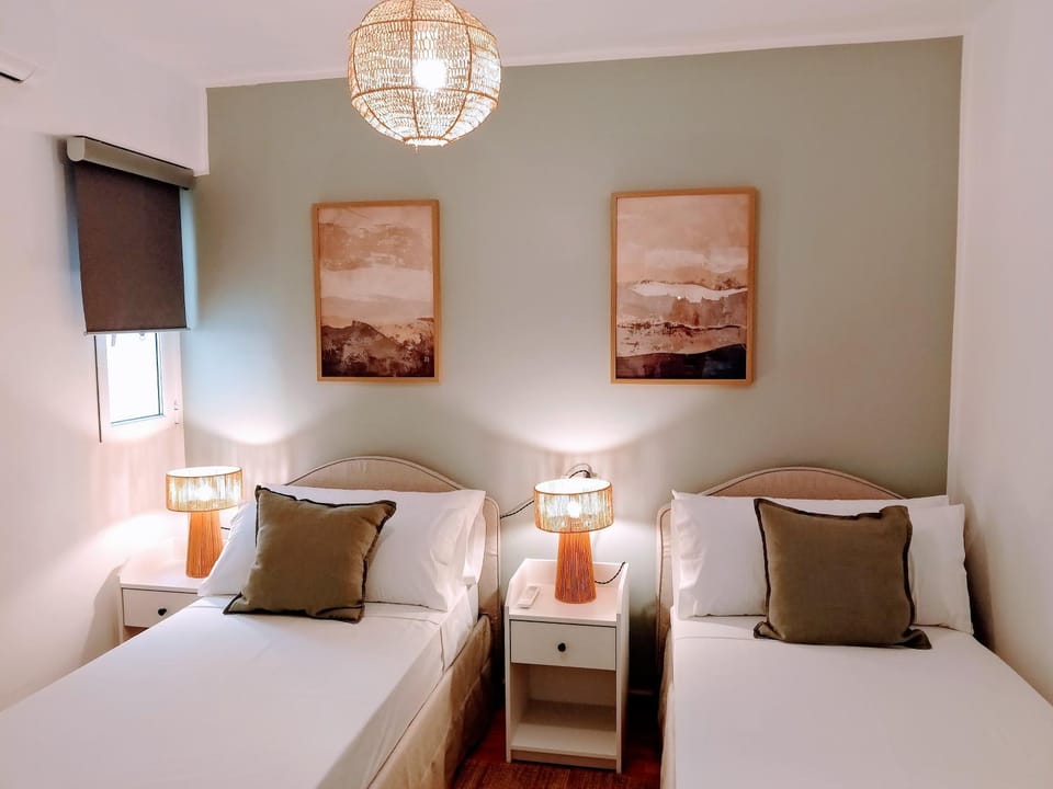 Bed, Bedroom, air conditioner