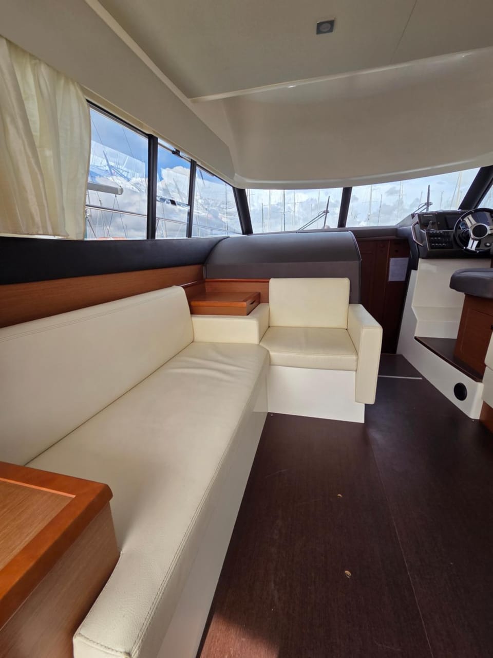 Vedette KEFI Prestige 350 Fly Docked boat in Les Sables-d'Olonne