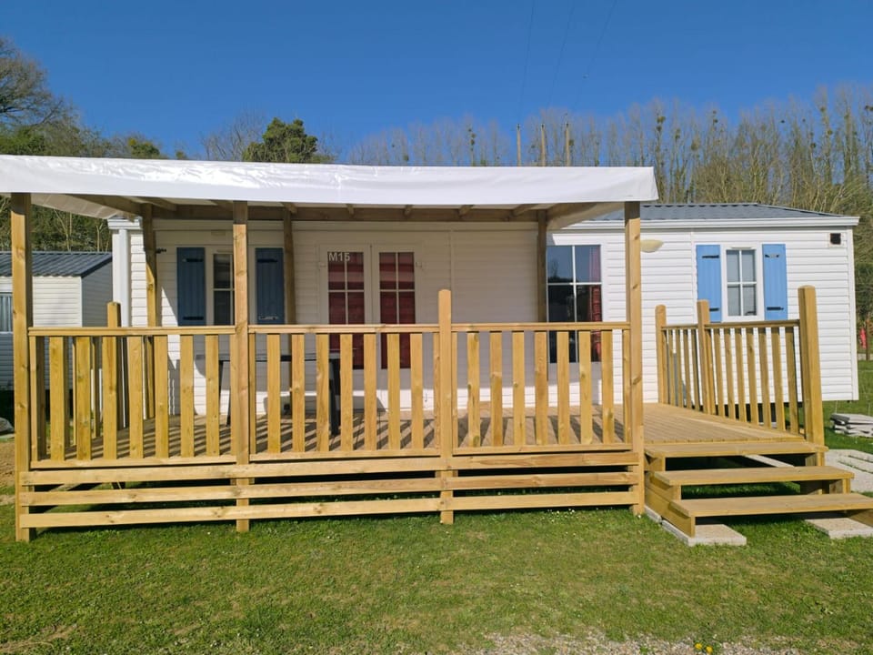 Property building, Patio, Patio