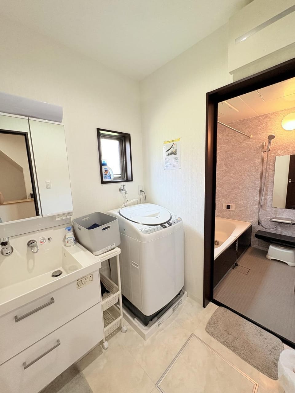 Bathroom, Bath, towels
