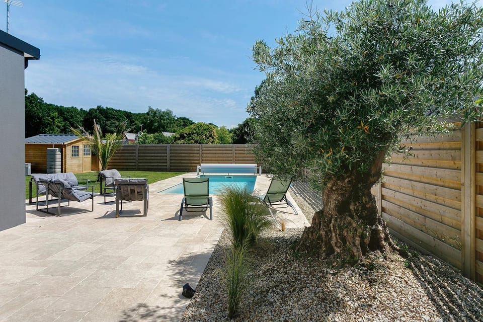 Les Chambres de l'Ocre Bed and Breakfast in Brittany
