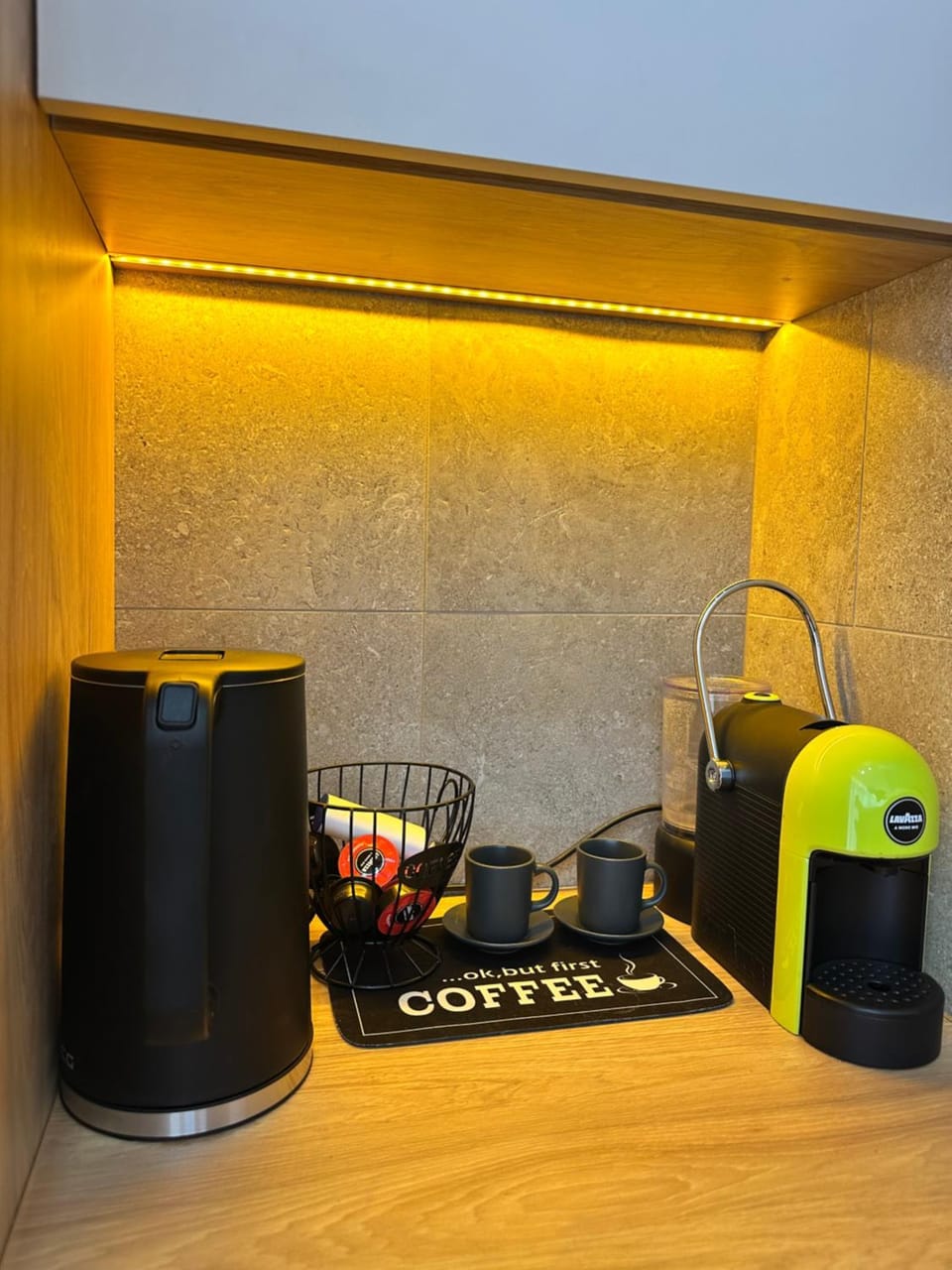 Coffee/tea facilities, Kitchen or kitchenette