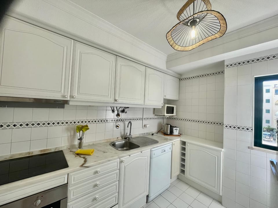 Kitchen or kitchenette, dishwasher