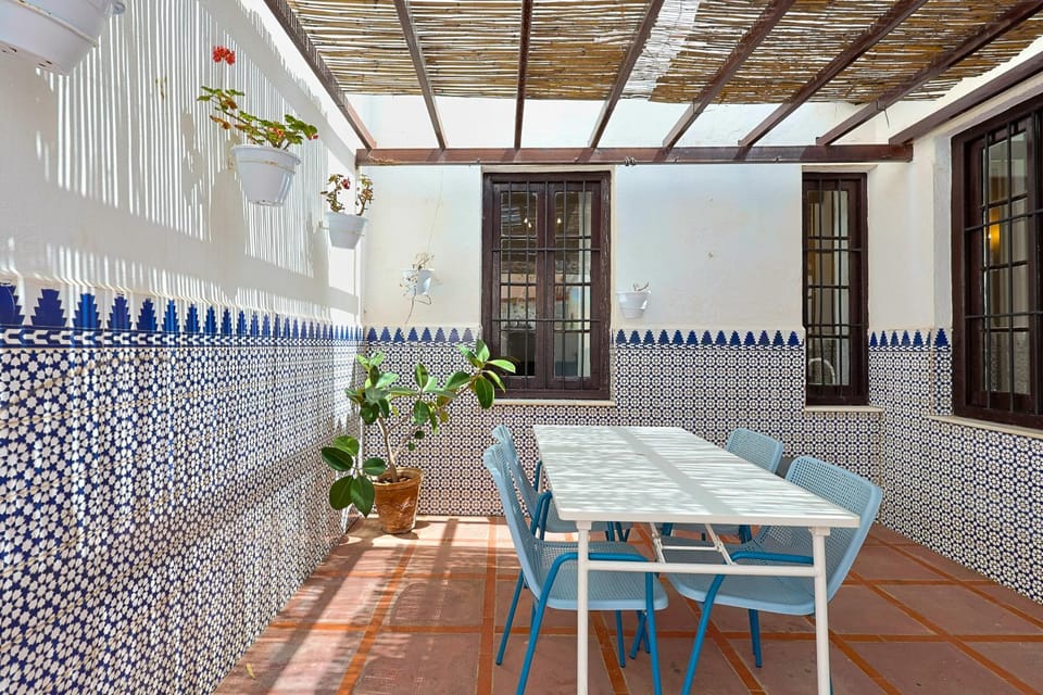 Patio, Dining area