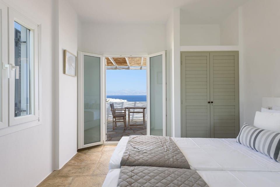 Bed, View (from property/room), Balcony/Terrace, Photo of the whole room, Sea view