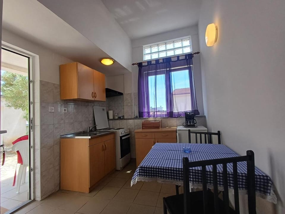 Apartment house Nena Bed and Breakfast in Krk