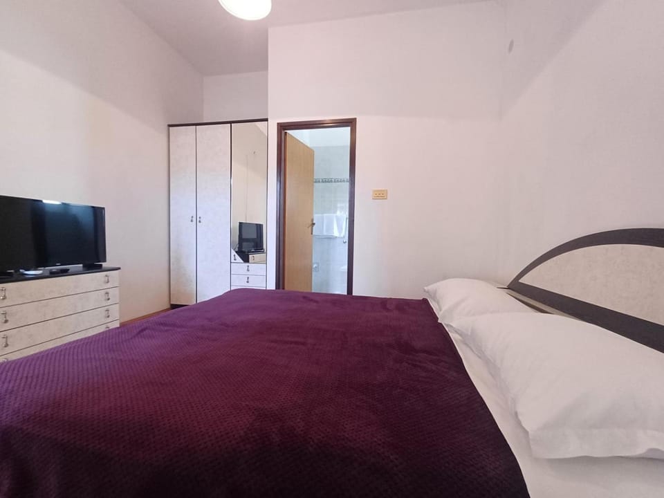Apartment house Nena Bed and Breakfast in Krk