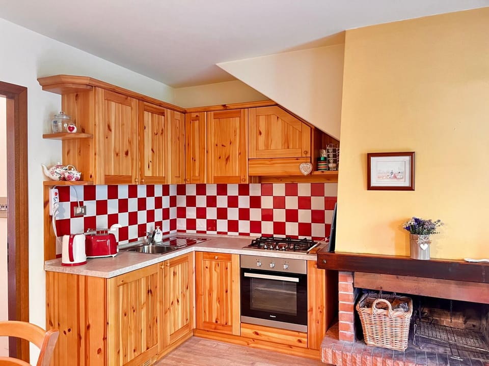 Kitchen or kitchenette, dishwasher, pet friendly, stove