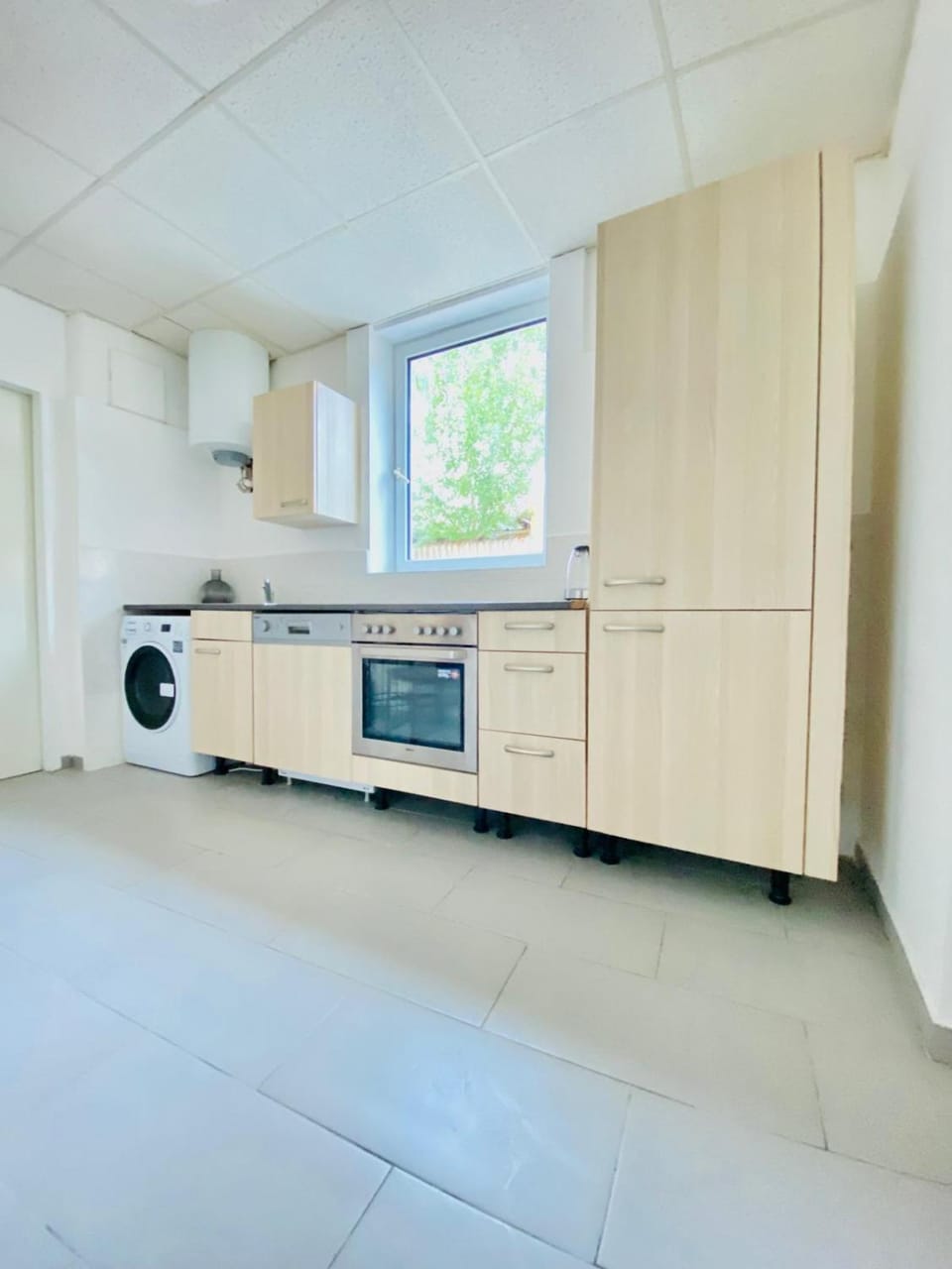 Kitchen or kitchenette, oven, stove