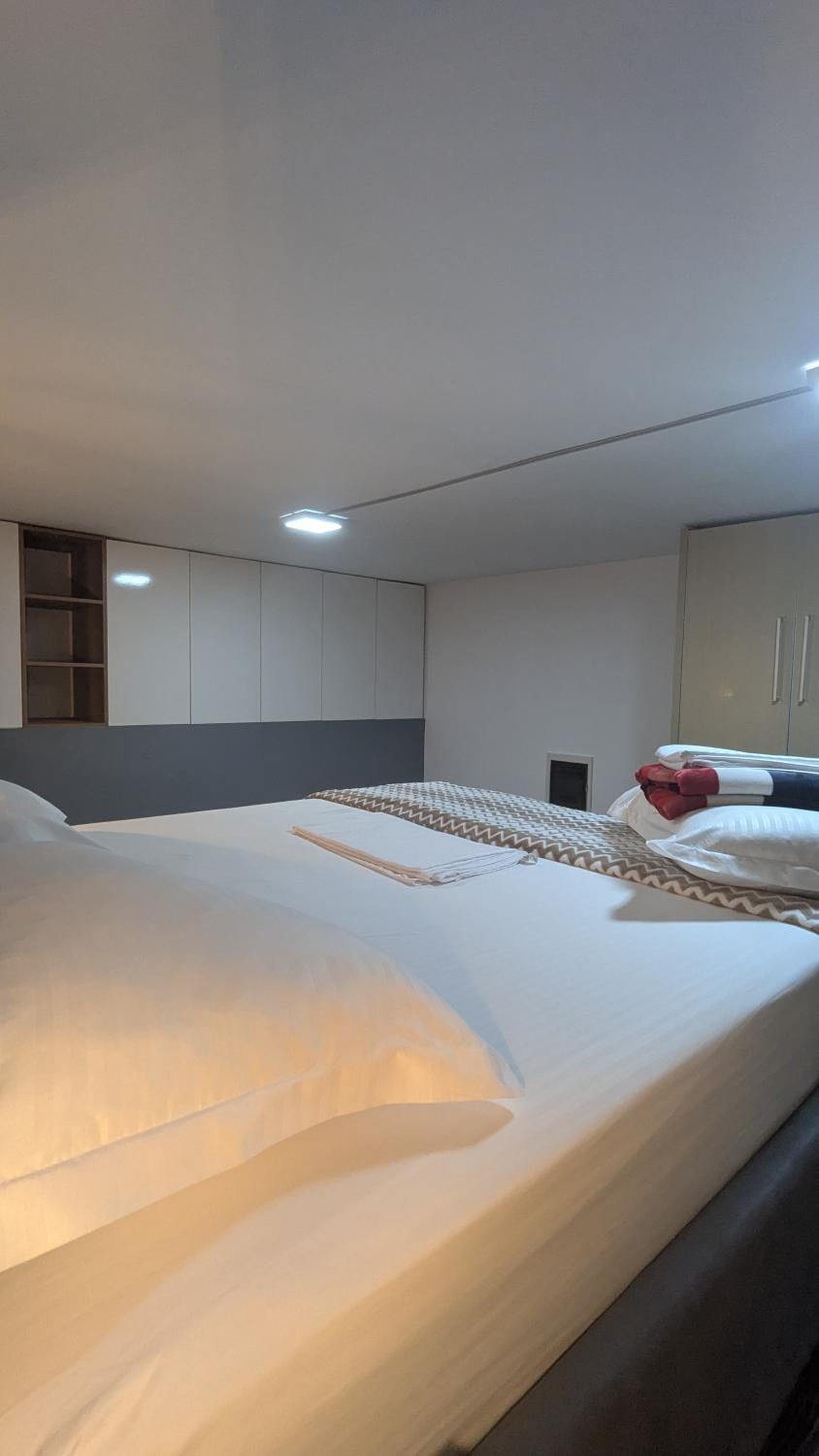 Modern & Bright Studio Apartment Apartment in Tirana
