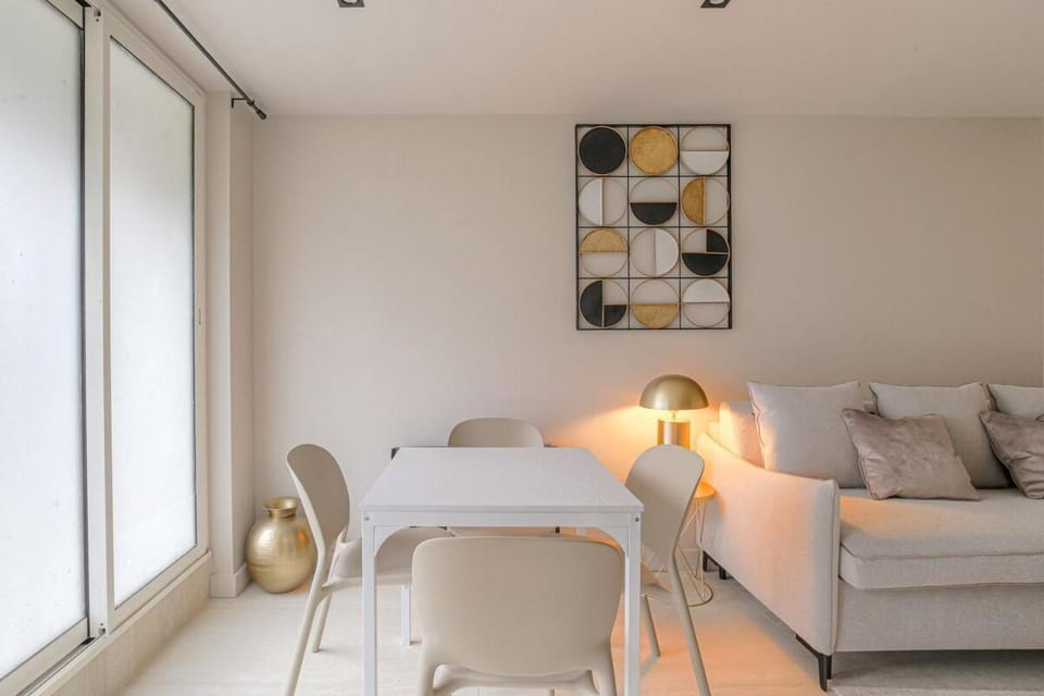 Charmant studio avec terrasse, Saint-Didier Apartment in Lyon